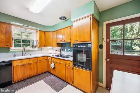 111 Ednor Rd, Silver Spring, MD 20905 photo 29