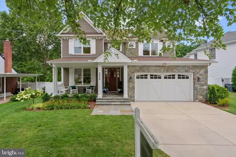 9606 Singleton Dr, Bethesda, MD 20817