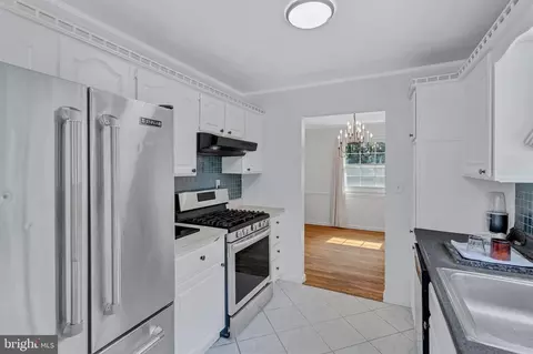 12619 Eastbourne Dr, Silver Spring, MD 20904 photo 4