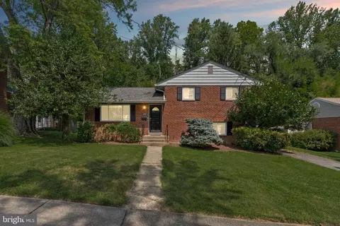 4903 Stickley Rd, Rockville, MD 20852