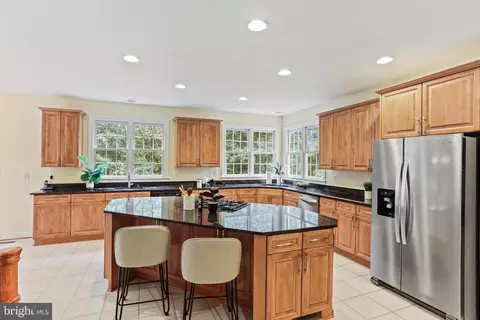 15 Warrenton Dr, Silver Spring, MD 20904 photo 12