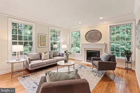15 Warrenton Dr, Silver Spring, MD 20904 photo 4