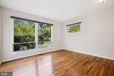 Living - 1005 La Grande Rd, Silver Spring, MD 20903 photo 2 of 9