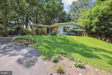 1005 La Grande Rd, Silver Spring, MD 20903