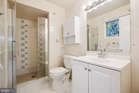 Bath - 1005 La Grande Rd, Silver Spring, MD 20903 photo 2 of 2