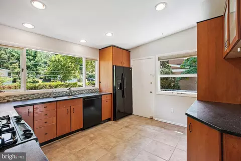 Kitchen - 1005 La Grande Rd, Silver Spring, MD 20903 photo 1 of 2