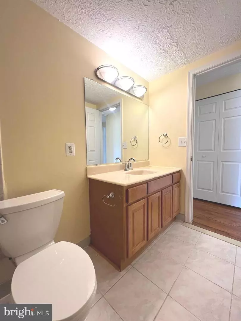 Bath - 18908 Perrone Dr, Germantown, MD 20874 photo 4 of 10