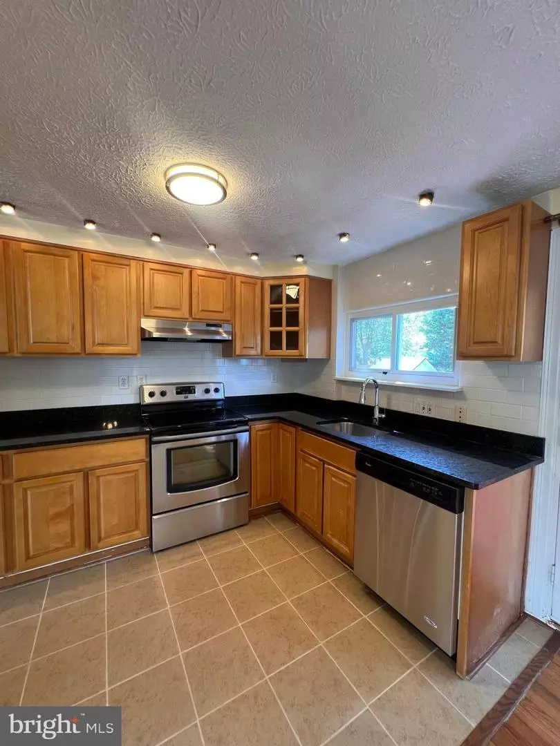 Kitchen - 18908 Perrone Dr, Germantown, MD 20874 photo 2 of 6
