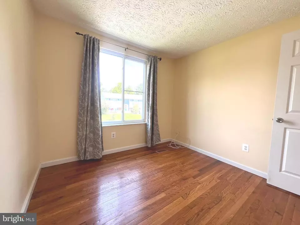 Bedroom - 18908 Perrone Dr, Germantown, MD 20874 photo 3 of 7