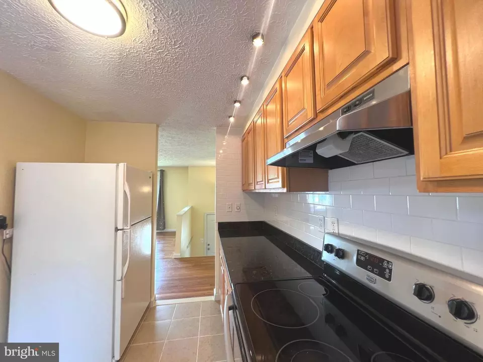 Kitchen - 18908 Perrone Dr, Germantown, MD 20874 photo 5 of 6