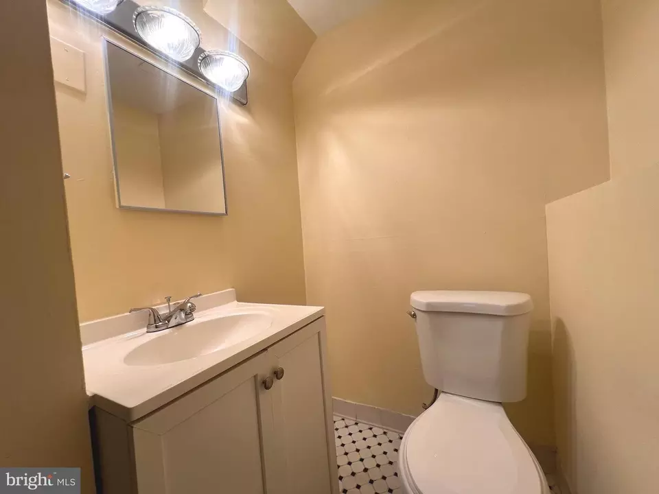 Bath - 18908 Perrone Dr, Germantown, MD 20874 photo 8 of 10