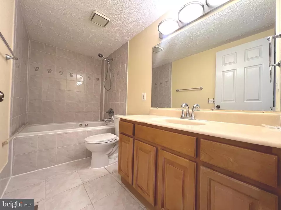 Bath - 18908 Perrone Dr, Germantown, MD 20874 photo 5 of 10