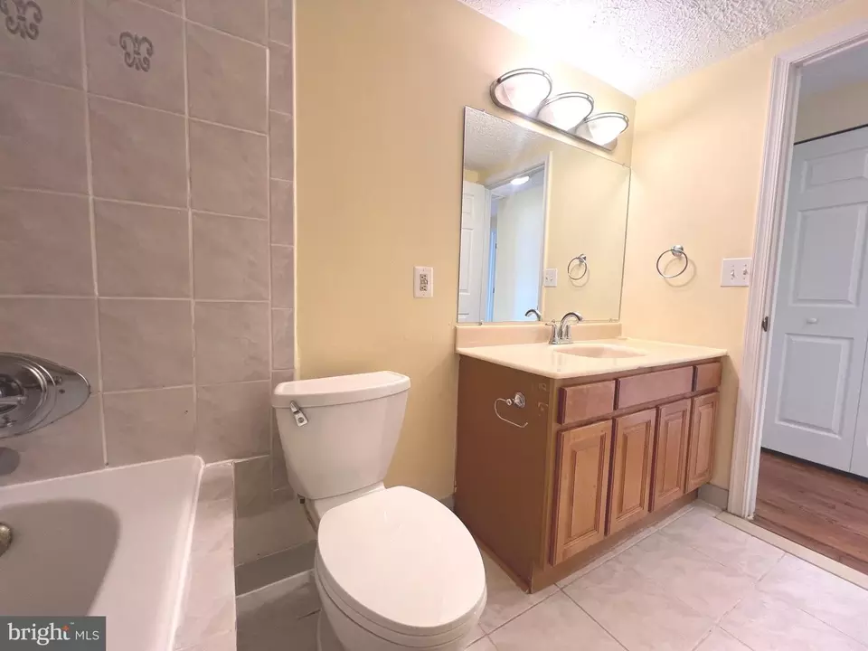 Bath - 18908 Perrone Dr, Germantown, MD 20874 photo 3 of 10