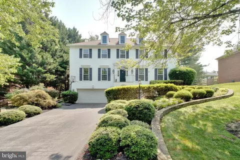 11141 Willowbrook Dr, Potomac, MD 20854