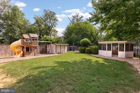 Exterior - 9811 Dallas Ave, Silver Spring, MD 20901 photo 6 of 8