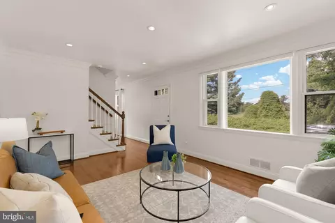Living - 9811 Dallas Ave, Silver Spring, MD 20901 photo 2 of 4