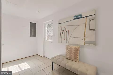 Entry Way - 9811 Dallas Ave, Silver Spring, MD 20901 photo 2 of 2