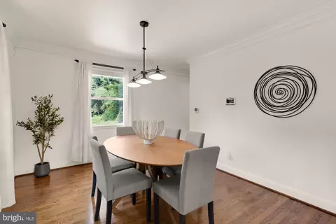 Dining - 9811 Dallas Ave, Silver Spring, MD 20901 photo 2 of 3