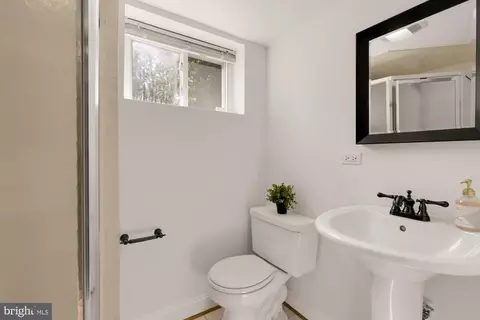 Bath - 9811 Dallas Ave, Silver Spring, MD 20901 photo 3 of 3