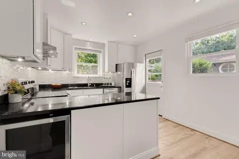 Kitchen - 9811 Dallas Ave, Silver Spring, MD 20901 photo 6 of 6