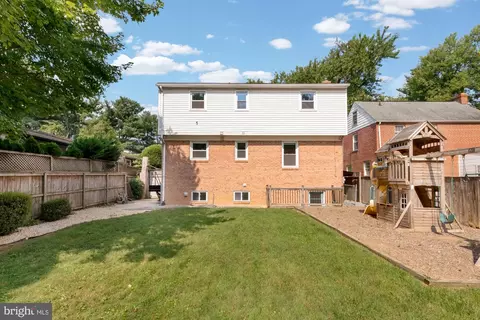Exterior - 9811 Dallas Ave, Silver Spring, MD 20901 photo 7 of 8