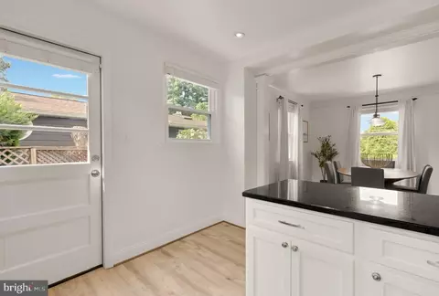 Entry Way - 9811 Dallas Ave, Silver Spring, MD 20901 photo 1 of 2