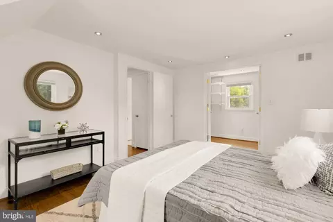 Bedroom - 9811 Dallas Ave, Silver Spring, MD 20901 photo 4 of 7