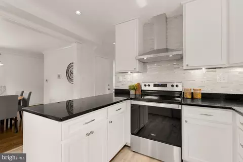 Kitchen - 9811 Dallas Ave, Silver Spring, MD 20901 photo 4 of 6