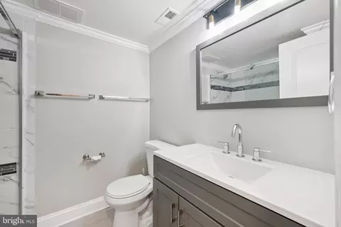 Bath - 2016 Coleridge Dr #24-102, Silver Spring, MD 20902 photo 1 of 2