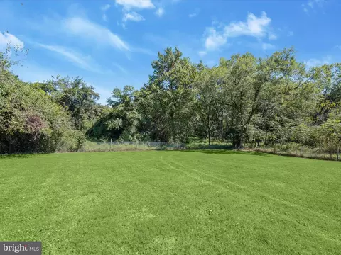 Exterior - 15225 Barnesville Rd, Boyds, MD 20841 photo 7 of 9