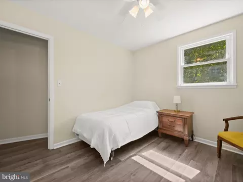 Bedroom - 15225 Barnesville Rd, Boyds, MD 20841 photo 5 of 6