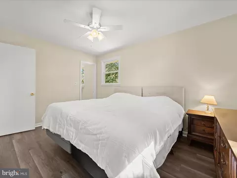 Bedroom - 15225 Barnesville Rd, Boyds, MD 20841 photo 3 of 6