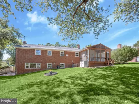 Exterior - 15225 Barnesville Rd, Boyds, MD 20841 photo 4 of 9