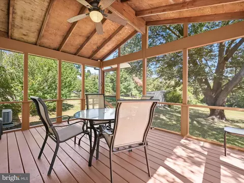 Exterior - 15225 Barnesville Rd, Boyds, MD 20841 photo 2 of 9