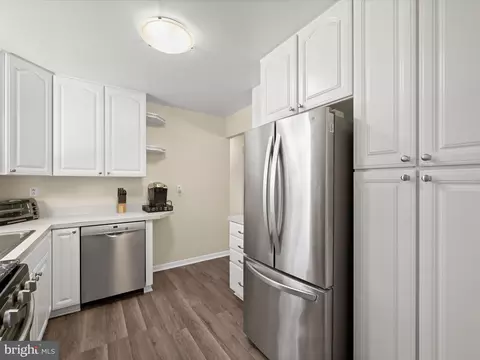 Kitchen - 15225 Barnesville Rd, Boyds, MD 20841 photo 3 of 3