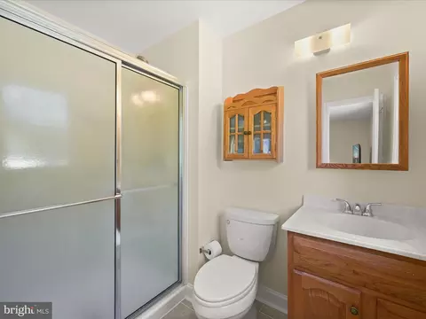 Bath - 15225 Barnesville Rd, Boyds, MD 20841 photo 1 of 7