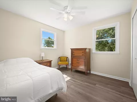 Bedroom - 15225 Barnesville Rd, Boyds, MD 20841 photo 4 of 6