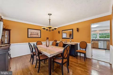Dining - 136 Amberleigh Dr, Silver Spring, MD 20905 photo 1 of 2