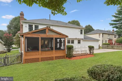 Exterior - 136 Amberleigh Dr, Silver Spring, MD 20905 photo 5 of 6
