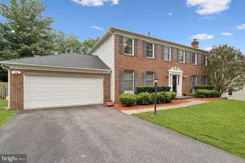136 Amberleigh Dr, Silver Spring, MD 20905