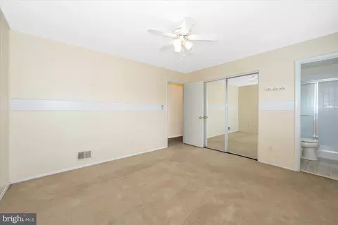 Bedroom - 17125 Hoskinson Rd, Poolesville, MD 20837 photo 3 of 7