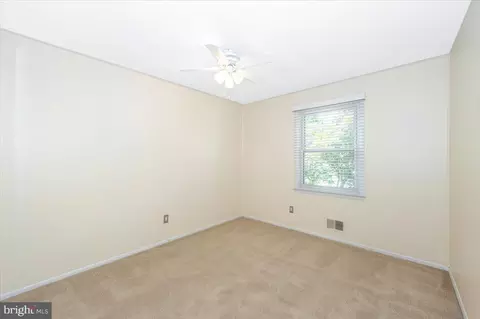 Bedroom - 17125 Hoskinson Rd, Poolesville, MD 20837 photo 6 of 7