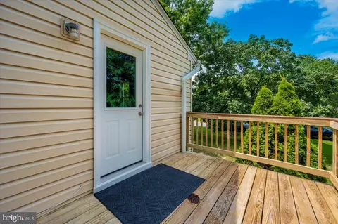 Exterior - 17125 Hoskinson Rd, Poolesville, MD 20837 photo 2 of 15