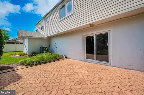 Exterior - 17125 Hoskinson Rd, Poolesville, MD 20837 photo 8 of 15