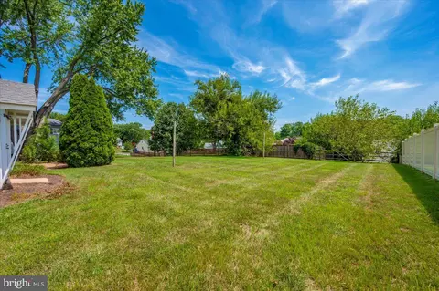 Exterior - 17125 Hoskinson Rd, Poolesville, MD 20837 photo 9 of 15
