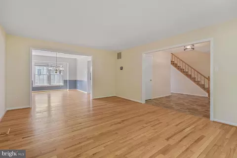 Living - 13510 Winding Trail Ct, Silver Spring, MD 20906 photo 5 of 8