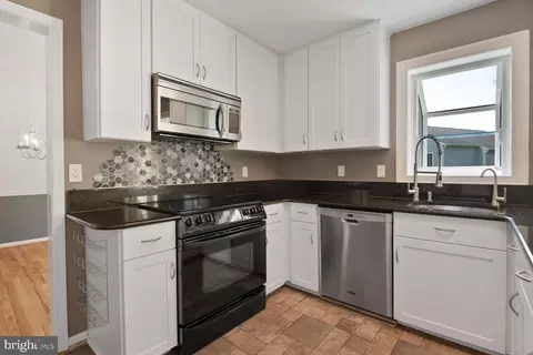 Kitchen - 13510 Winding Trail Ct, Silver Spring, MD 20906 photo 5 of 5