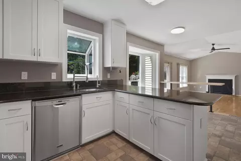 Kitchen - 13510 Winding Trail Ct, Silver Spring, MD 20906 photo 3 of 5