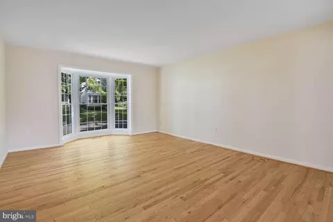 Living - 13510 Winding Trail Ct, Silver Spring, MD 20906 photo 6 of 8
