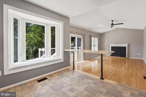 Living - 13510 Winding Trail Ct, Silver Spring, MD 20906 photo 4 of 8